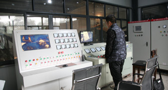 平铺式制砂生产线(图13) 平铺式制砂生产线高智能化控制室实拍 (图2)