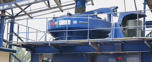 平铺式制砂生产线(图6) J9.COM—ZS单电机制砂机